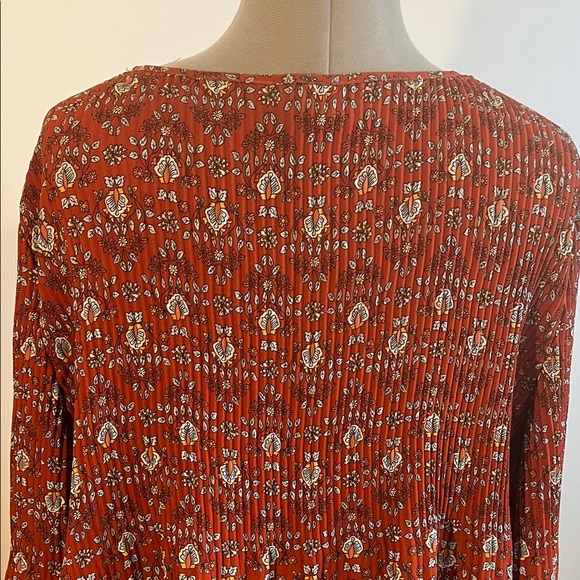 Max Studio Rust Floral Blouse - Picture 7 of 7